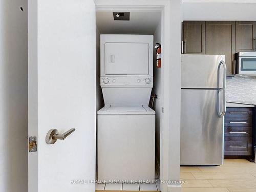 1508-1171 Queen St W, Toronto, ON - Indoor Photo Showing Laundry Room