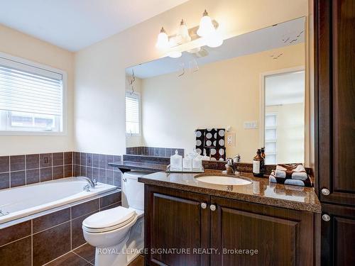 45-1701 Finch Ave, Pickering, ON - Indoor Photo Showing Bathroom