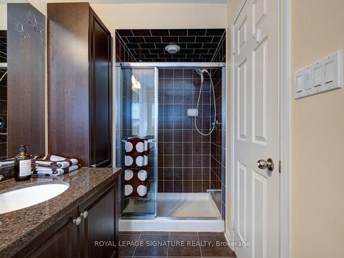 45-1701 Finch Ave, Pickering, ON - Indoor Photo Showing Bathroom