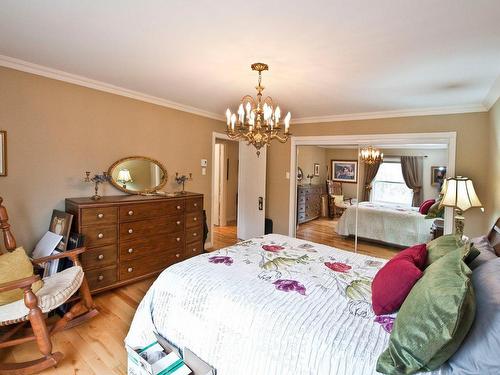 Master bedroom - 2-490 Rue De La Colline, Sainte-Adèle, QC - Indoor Photo Showing Bedroom