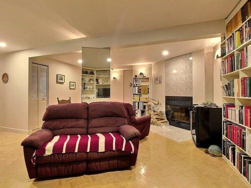 Salle familiale - 184 Rue De Chambois, Québec (Beauport), QC - Indoor Photo Showing Living Room With Fireplace