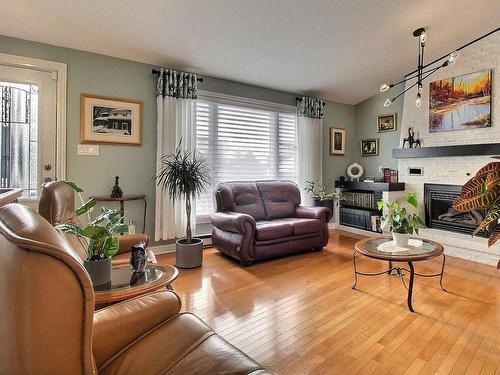 Salon - 184 Rue De Chambois, Québec (Beauport), QC - Indoor Photo Showing Living Room With Fireplace