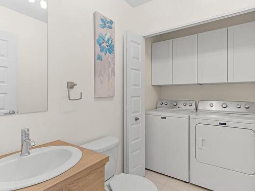 Powder room - 14 Rue Bourget, Salaberry-De-Valleyfield, QC 