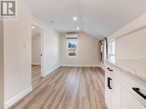 132 Waterloo Street, Fort Erie, ON - Indoor Photo Showing Other Room