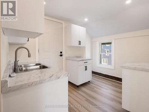 132 Waterloo Street, Fort Erie, ON - Indoor Photo Showing Kitchen With Double Sink