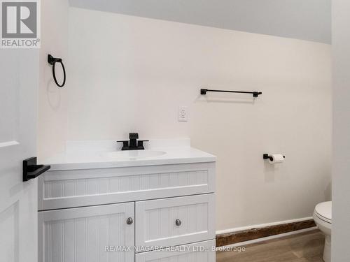 132 Waterloo Street, Fort Erie, ON - Indoor Photo Showing Bathroom