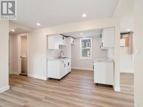 132 Waterloo Street, Fort Erie, ON - Indoor Photo Showing Kitchen