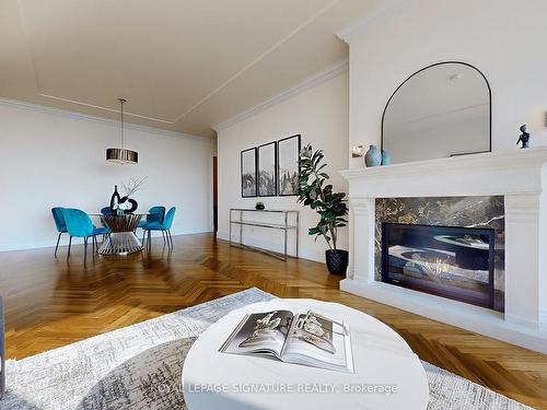 3505-183 Wellington St W, Toronto, ON - Indoor Photo Showing Living Room With Fireplace