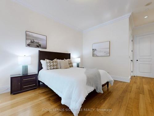 3505-183 Wellington St W, Toronto, ON - Indoor Photo Showing Bedroom