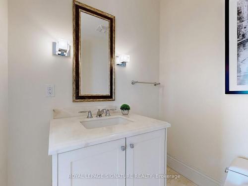 3505-183 Wellington St W, Toronto, ON - Indoor Photo Showing Bathroom