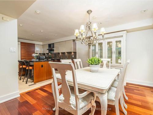 43 Snowshoe Millway N/A, Toronto, ON - Indoor Photo Showing Dining Room