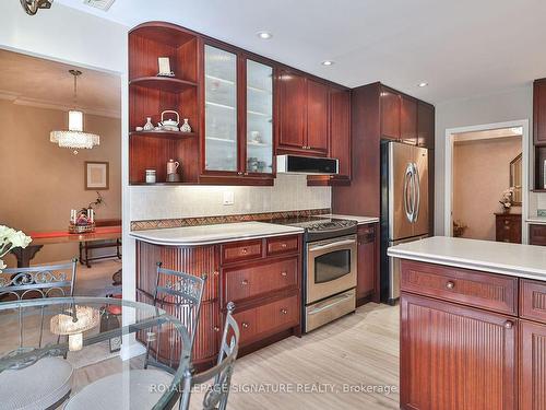 101-700 Wilson Rd, Oshawa, ON - Indoor Photo Showing Kitchen