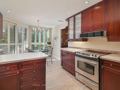 101-700 Wilson Rd, Oshawa, ON - Indoor Photo Showing Kitchen