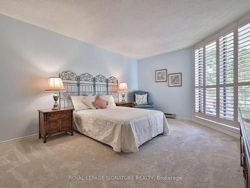 101-700 Wilson Rd, Oshawa, ON - Indoor Photo Showing Bedroom