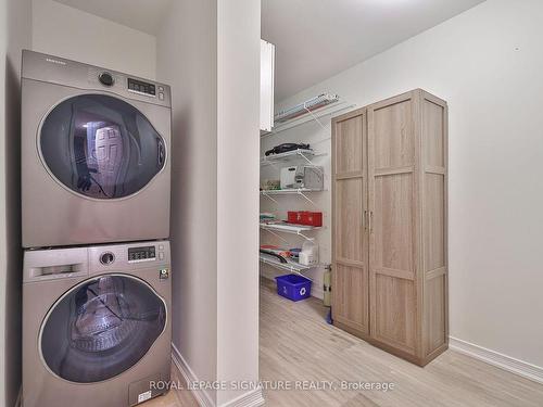 101-700 Wilson Rd, Oshawa, ON - Indoor Photo Showing Laundry Room