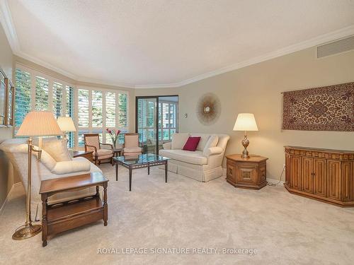 101-700 Wilson Rd, Oshawa, ON - Indoor Photo Showing Living Room