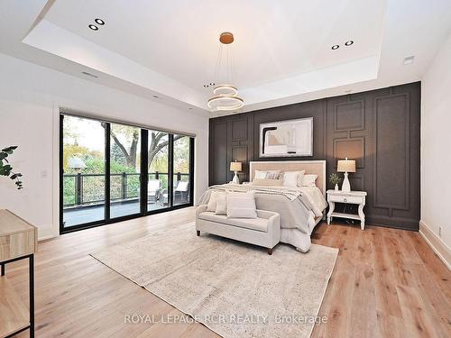 211 Kennedy St W, Aurora, ON - Indoor Photo Showing Bedroom