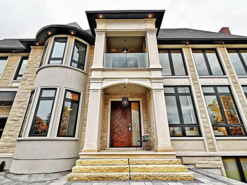 211 Kennedy St W, Aurora, ON - Outdoor With Balcony With Facade