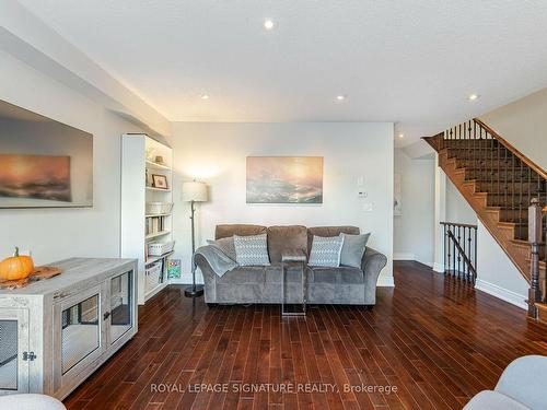 94-620 Ferguson Dr, Milton, ON - Indoor Photo Showing Living Room