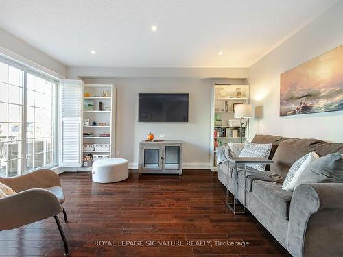 94-620 Ferguson Dr, Milton, ON - Indoor Photo Showing Living Room