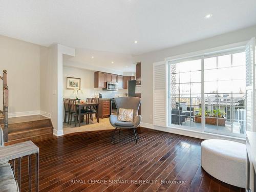 94-620 Ferguson Dr, Milton, ON - Indoor Photo Showing Living Room