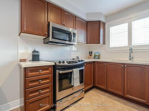 94-620 Ferguson Dr, Milton, ON - Indoor Photo Showing Kitchen