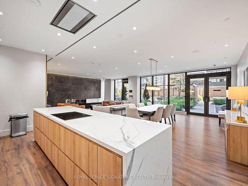 520-21 Park St E, Mississauga, ON - Indoor Photo Showing Kitchen