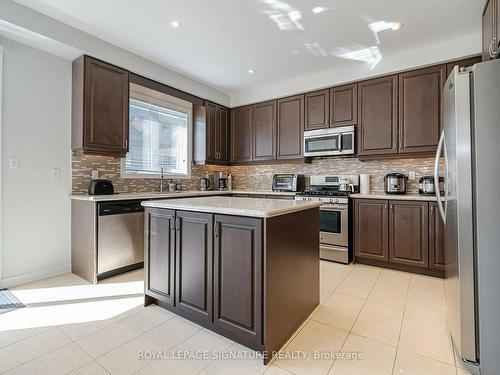 5520 Meadowcrest Ave, Mississauga, ON - Indoor Photo Showing Kitchen With Stainless Steel Kitchen With Upgraded Kitchen