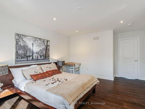 5520 Meadowcrest Avenue, Mississauga, ON - Indoor Photo Showing Bedroom