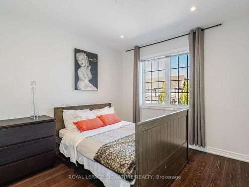 5520 Meadowcrest Ave, Mississauga, ON - Indoor Photo Showing Bedroom