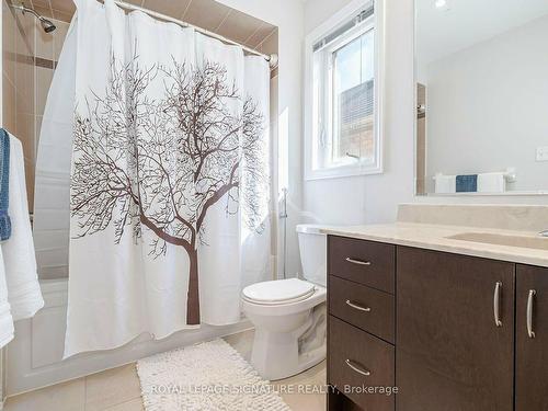 5520 Meadowcrest Avenue, Mississauga, ON - Indoor Photo Showing Bathroom