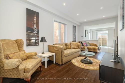 5520 Meadowcrest Avenue, Mississauga, ON - Indoor Photo Showing Living Room
