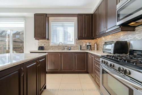 5520 Meadowcrest Avenue, Mississauga, ON - Indoor Photo Showing Kitchen With Upgraded Kitchen