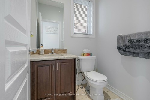 5520 Meadowcrest Avenue, Mississauga, ON - Indoor Photo Showing Bathroom
