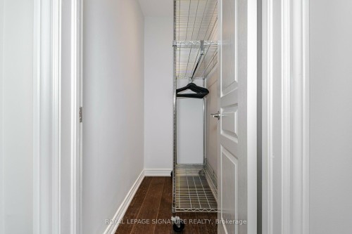 5520 Meadowcrest Avenue, Mississauga, ON - Indoor Photo Showing Other Room