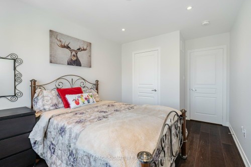 5520 Meadowcrest Avenue, Mississauga, ON - Indoor Photo Showing Bedroom
