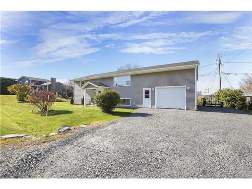 16 Southampton Crt, Hartland, NB 