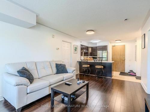 119-3070 Rotary Way, Burlington, ON - Indoor Photo Showing Living Room