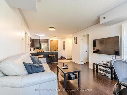 119-3070 Rotary Way, Burlington, ON - Indoor Photo Showing Living Room