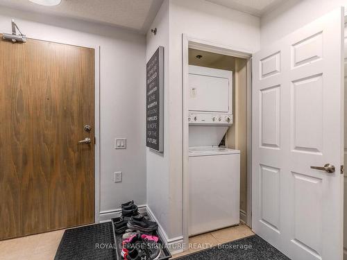 119-3070 Rotary Way, Burlington, ON - Indoor Photo Showing Laundry Room