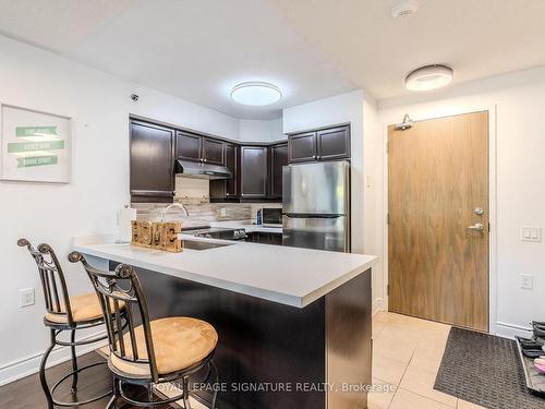 119-3070 Rotary Way, Burlington, ON - Indoor Photo Showing Kitchen With Stainless Steel Kitchen