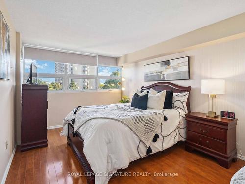 504-8 Lisa St, Brampton, ON - Indoor Photo Showing Bedroom