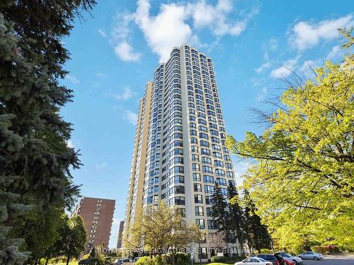 504-8 Lisa St, Brampton, ON - Outdoor With Facade