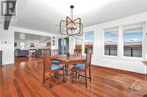 220 Vances Side Road, Ottawa, ON - Indoor Photo Showing Dining Room