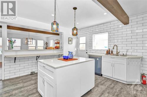 220 Vances Side Road, Ottawa, ON - Indoor Photo Showing Kitchen With Upgraded Kitchen