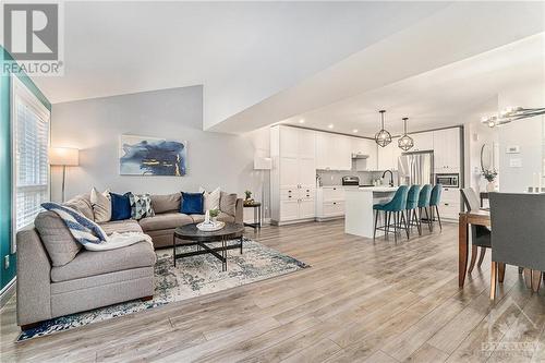 95 Randall James Drive, Stittsville, ON - Indoor Photo Showing Living Room