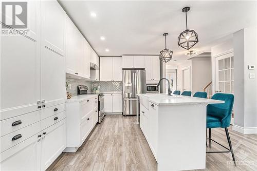 95 Randall James Drive, Stittsville, ON - Indoor Photo Showing Kitchen With Upgraded Kitchen