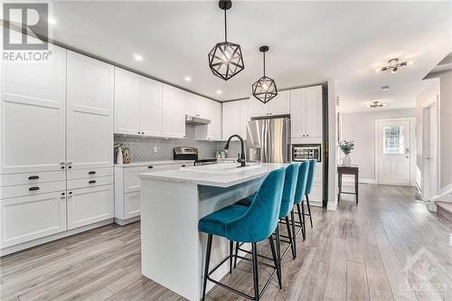 95 Randall James Drive, Stittsville, ON - Indoor Photo Showing Kitchen With Upgraded Kitchen