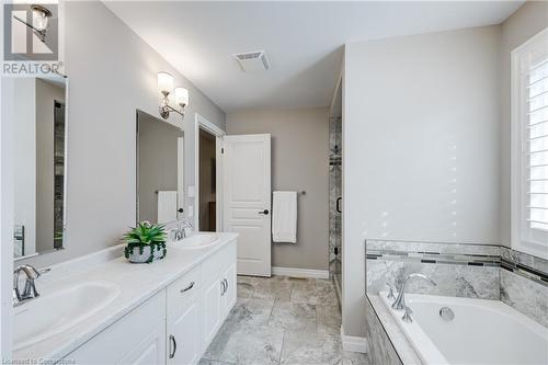 144 Ottawa Avenue, Woodstock, ON - Indoor Photo Showing Bathroom