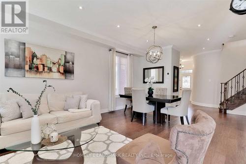 5164 Rayana Ridge, Mississauga, ON - Indoor Photo Showing Living Room